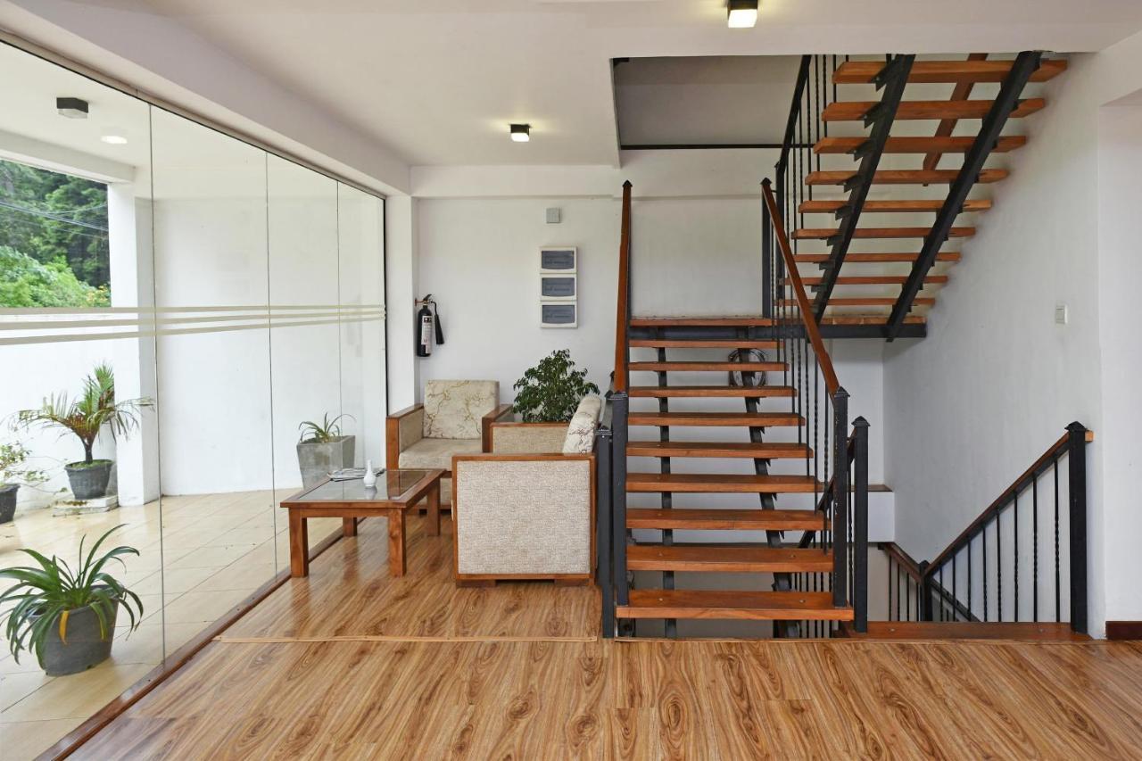 Oyo 430 The Turf Villa Νουβάρα Ελίγια Εξωτερικό φωτογραφία