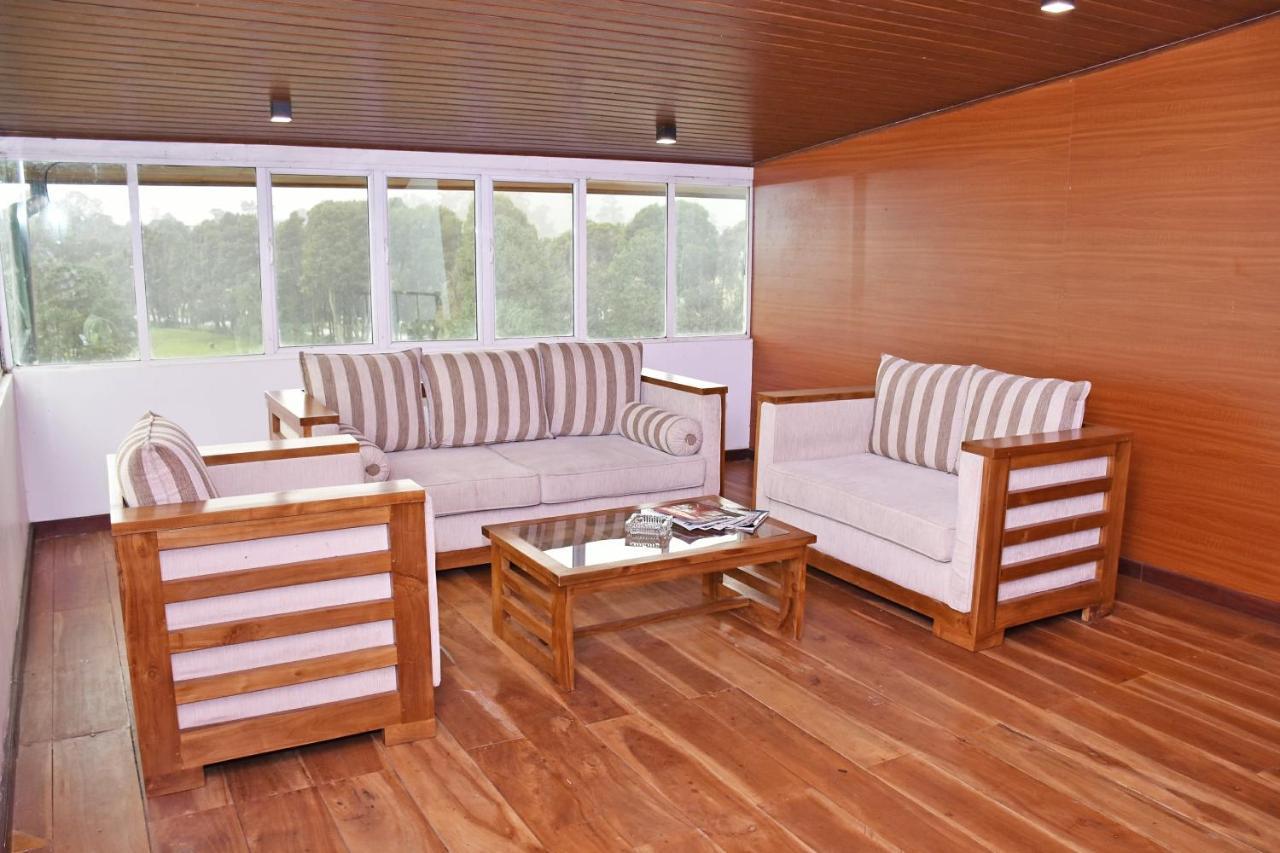 Oyo 430 The Turf Villa Νουβάρα Ελίγια Εξωτερικό φωτογραφία