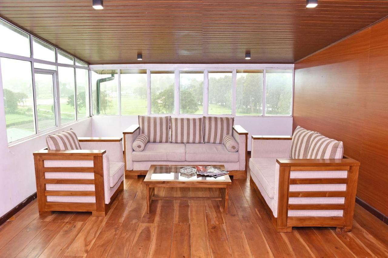 Oyo 430 The Turf Villa Νουβάρα Ελίγια Εξωτερικό φωτογραφία